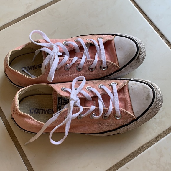 Pink/Salmon Converse - Picture 2 of 5